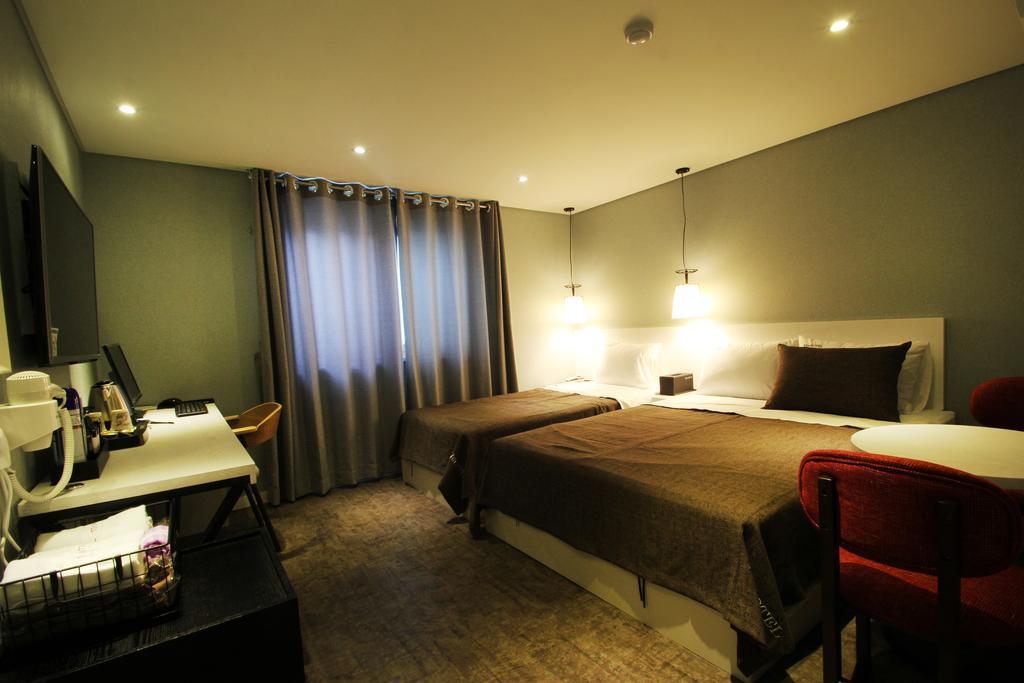 17Th Hotel Yeonje Exteriör bild