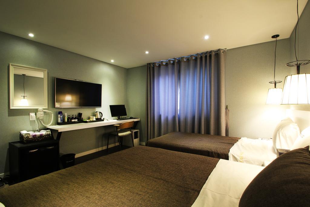 17Th Hotel Yeonje Exteriör bild