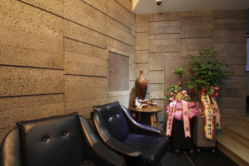 17Th Hotel Yeonje Exteriör bild