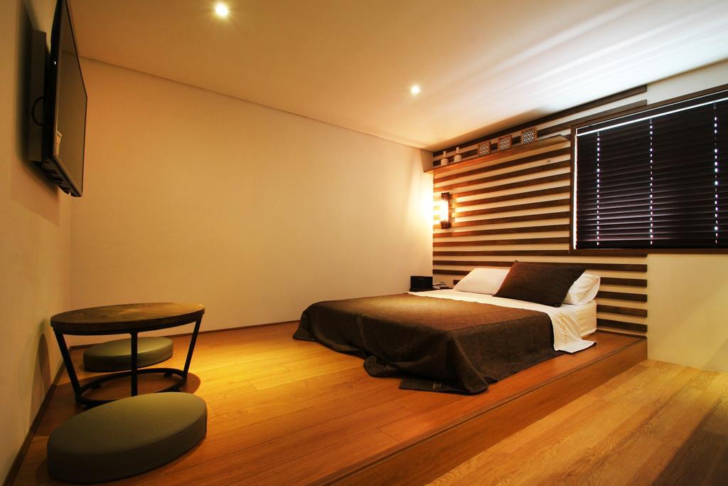 17Th Hotel Yeonje Exteriör bild