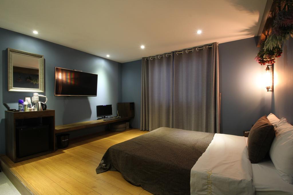 17Th Hotel Yeonje Exteriör bild