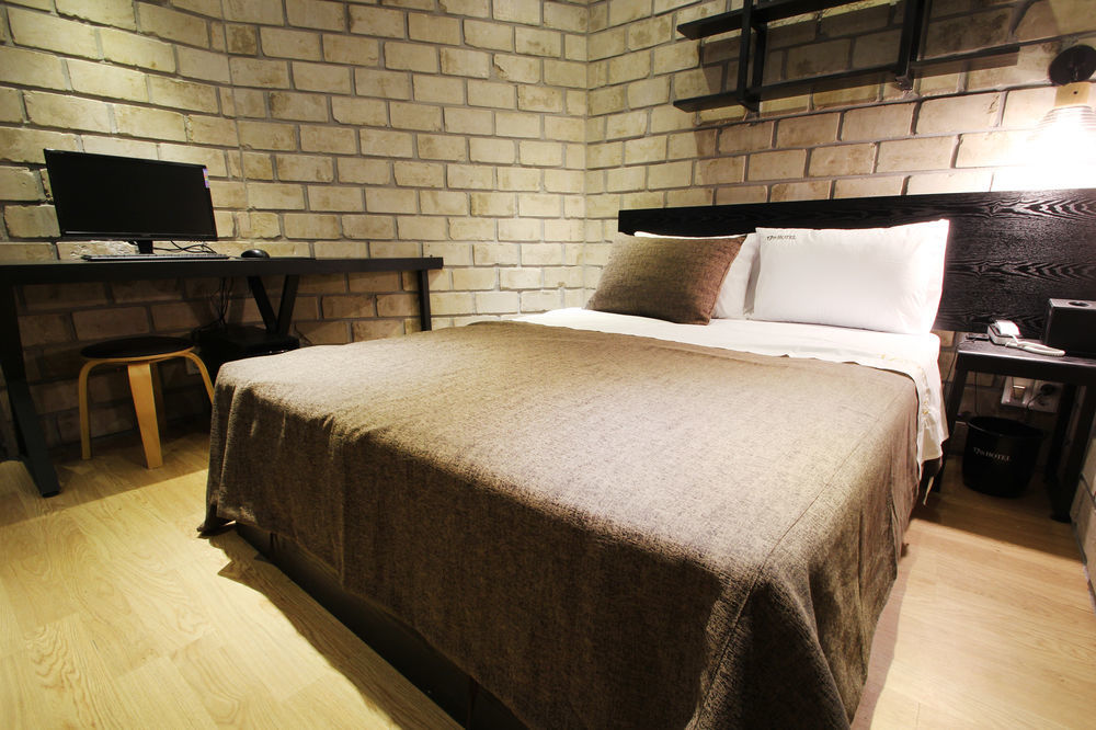 17Th Hotel Yeonje Exteriör bild