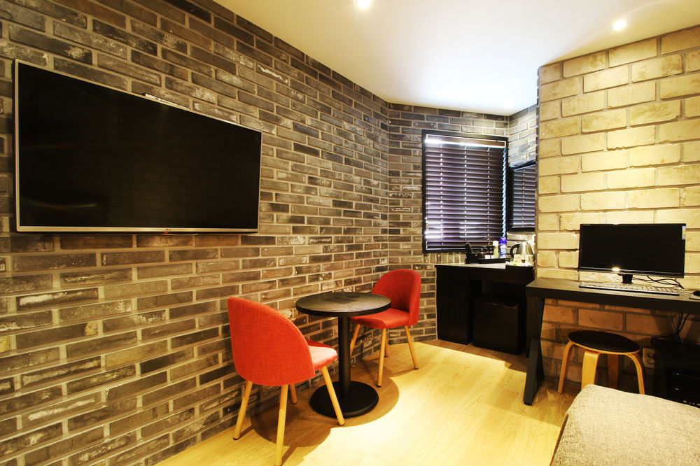 17Th Hotel Yeonje Exteriör bild